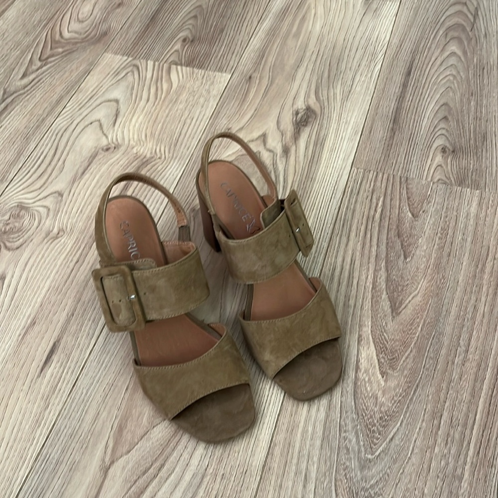 Beautiful Clarice olive suede high heel pump, like new, US size 8.